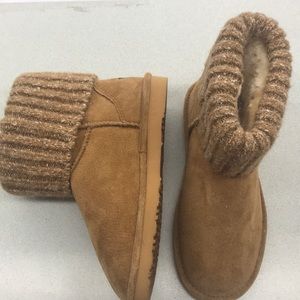 Lamo size 7 fleece lined boots